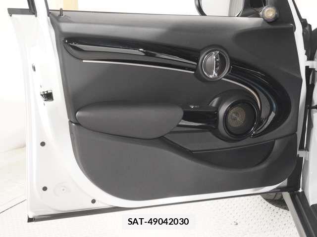 Bmw MINI 2023-08 5872236-13