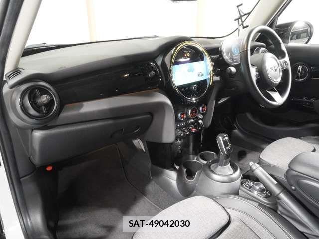 Bmw MINI 2023-08 5872236-14