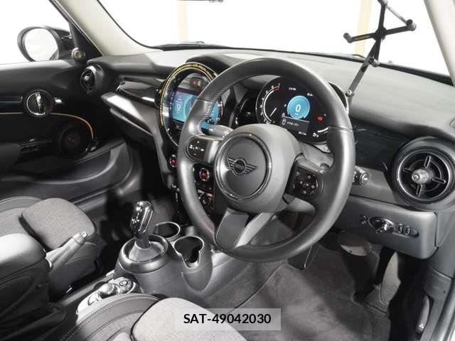 Bmw MINI 2023-08 5872236-15
