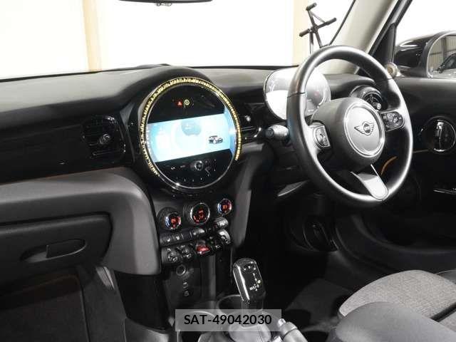Bmw MINI 2023-08 5872236-17