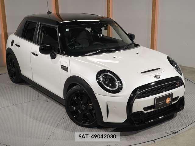 Bmw MINI 2023-08 5872236-18
