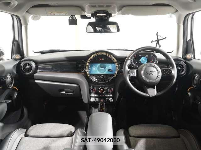 Bmw MINI 2023-08 5872236-3