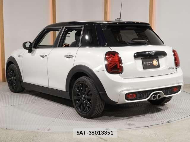 Bmw MINI 2021-04 5872238-9