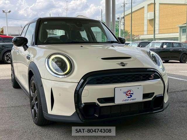 Bmw MINI 2022-04 6995676-10