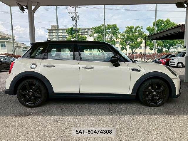Bmw MINI 2022-04 6995676-11