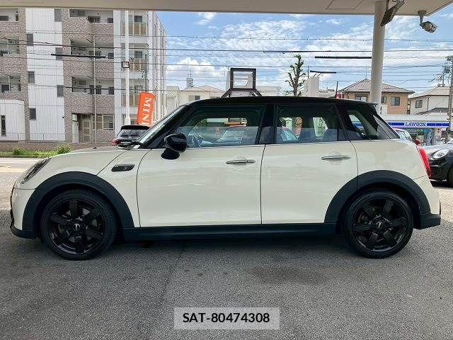 Bmw MINI 2022-04 6995676-15