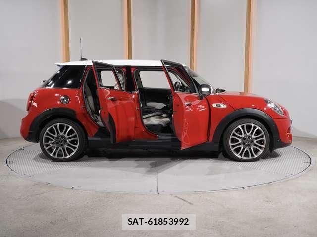 Bmw MINI 2018-11 7221834-23