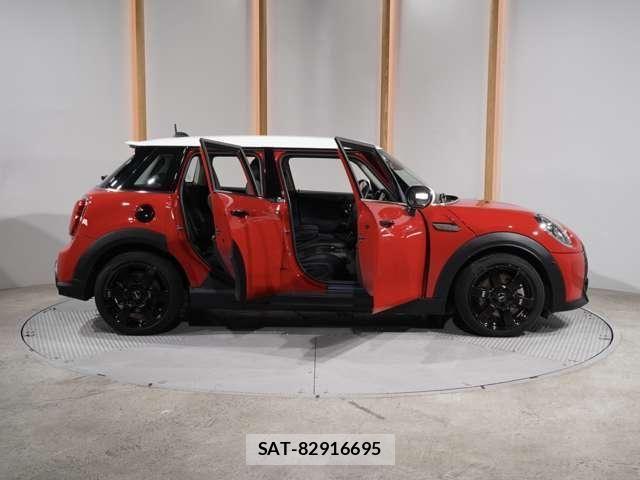 Bmw MINI 2022-04 7455817-23