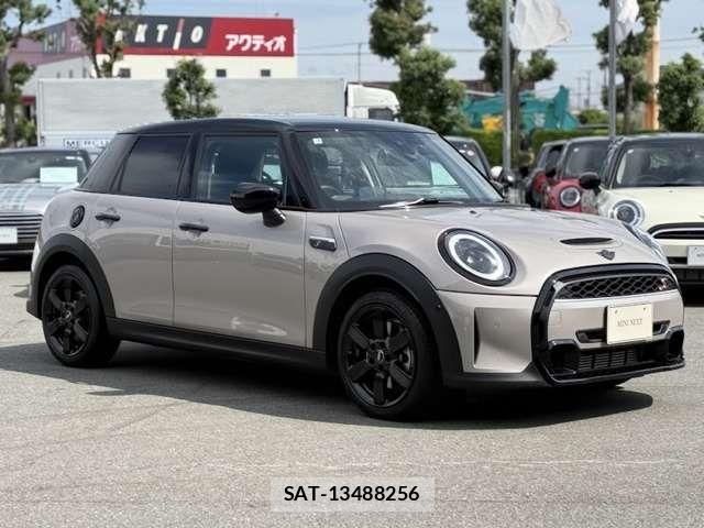 Bmw MINI 2023-03 7501558-13