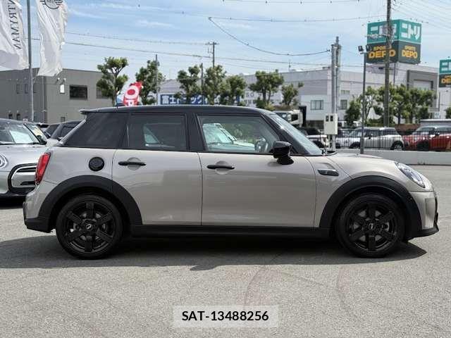 Bmw MINI 2023-03 7501558-16