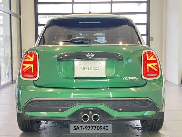 Bmw MINI 2021-08 8074615-6