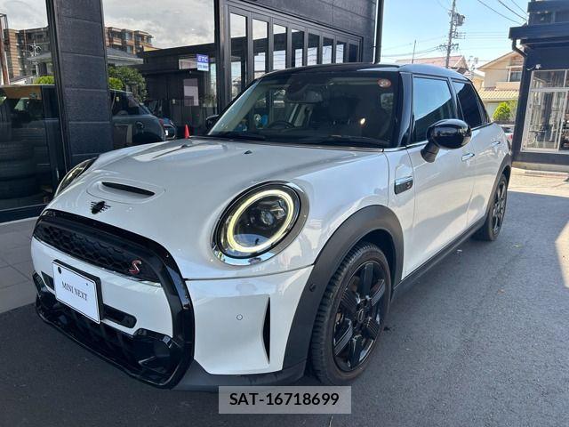 Bmw MINI 2023-07 8208743-0