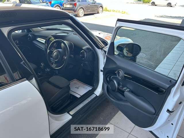 Bmw MINI 2023-07 8208743-10