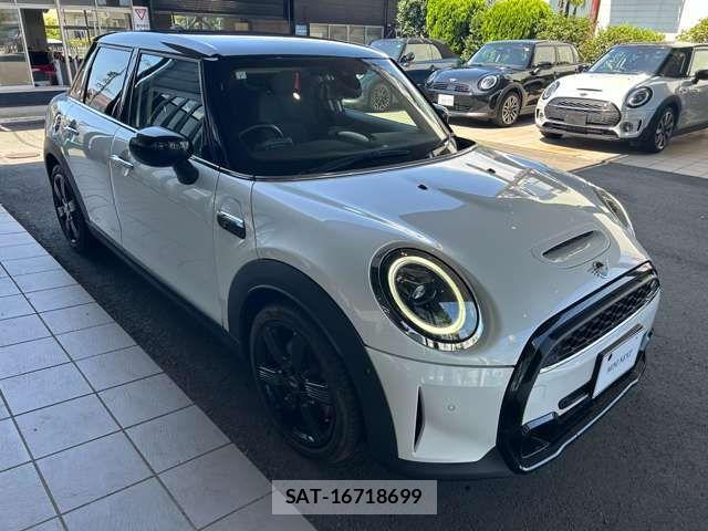 Bmw MINI 2023-07 8208743-2