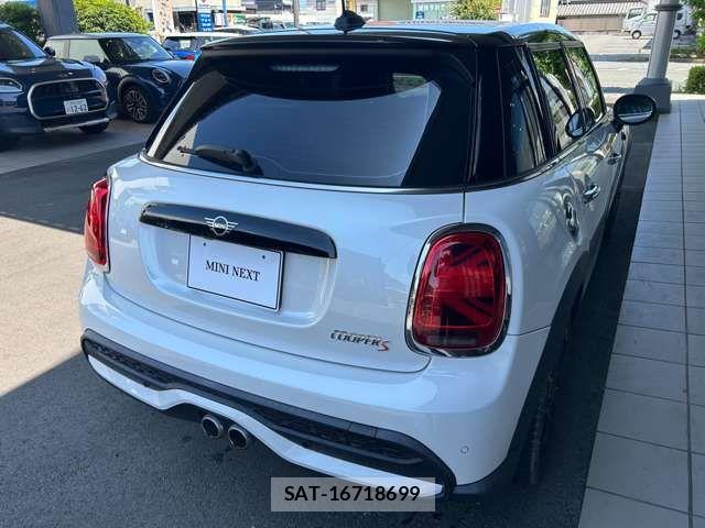 Bmw MINI 2023-07 8208743-6
