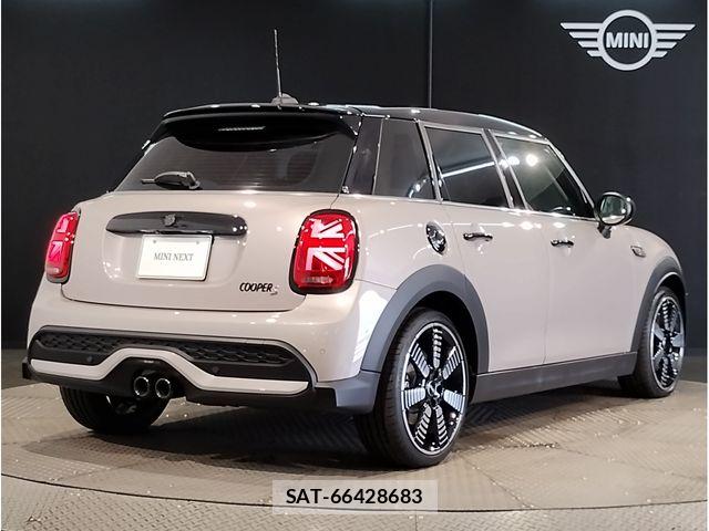 Bmw MINI 2021-08 8830360-2
