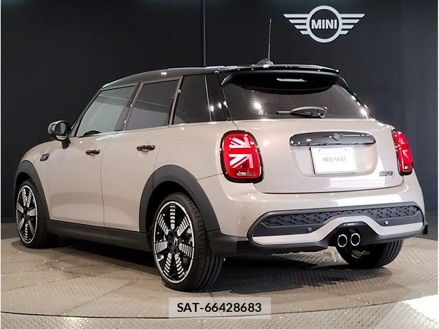 Bmw MINI 2021-08 8830360-6