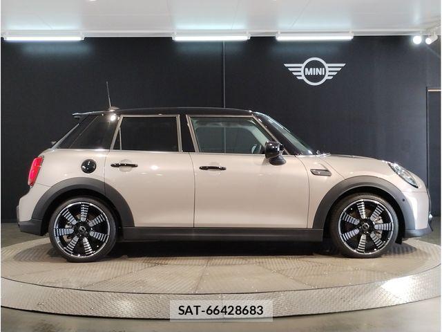 Bmw MINI 2021-08 8830360-7