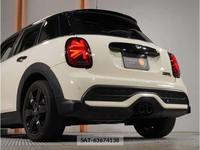 Bmw MINI 2022-02 8883928-23