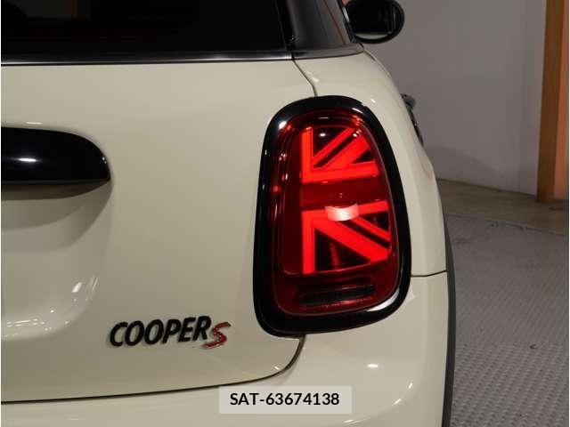 Bmw MINI 2022-02 8883928-24