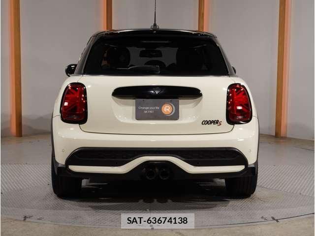 Bmw MINI 2022-02 8883928-7