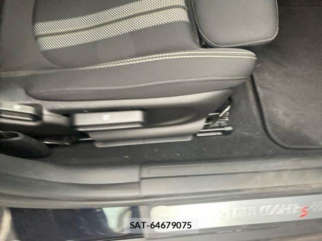Bmw MINI 2020-03 7618123-15
