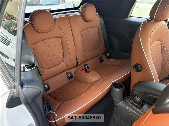 Bmw MINI 2023-11 7455820-16