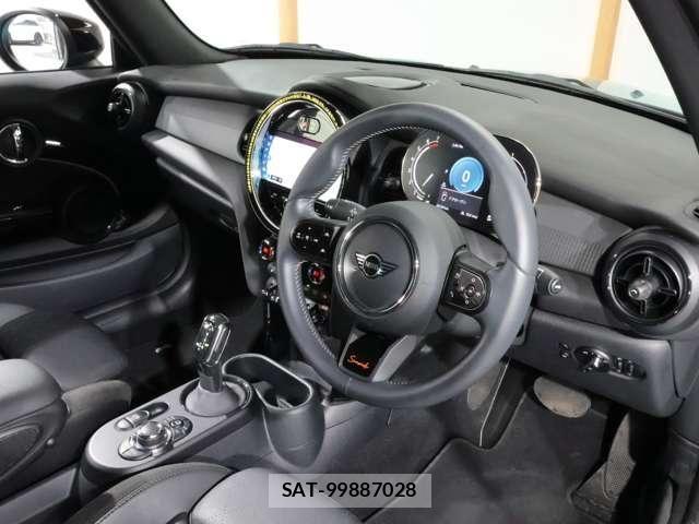 Bmw MINI 2023-07 7877819-13