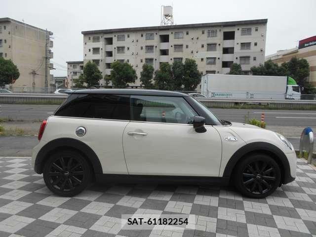 Bmw MINI 2020-08 8100474-3