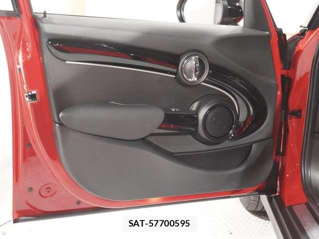 Bmw MINI 2023-07 5872284-13