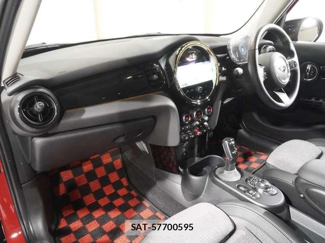 Bmw MINI 2023-07 5872284-14