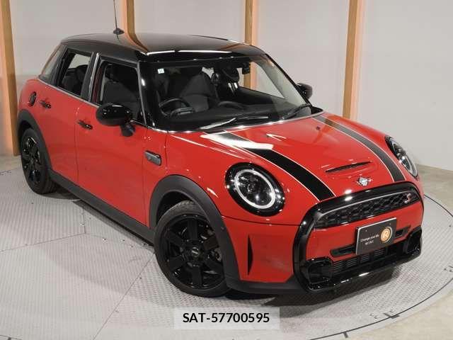 Bmw MINI 2023-07 5872284-18