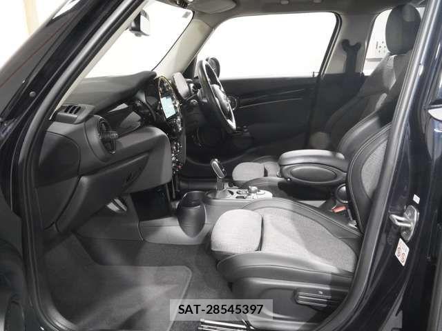 Bmw MINI 2023-10 5872285-11