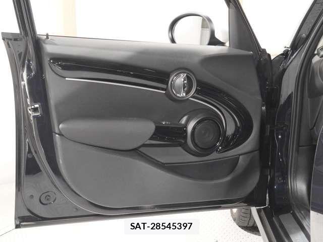 Bmw MINI 2023-10 5872285-13