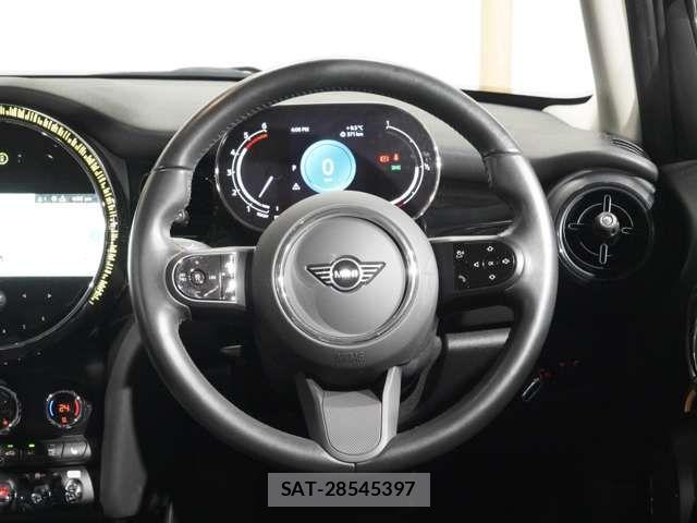 Bmw MINI 2023-10 5872285-16