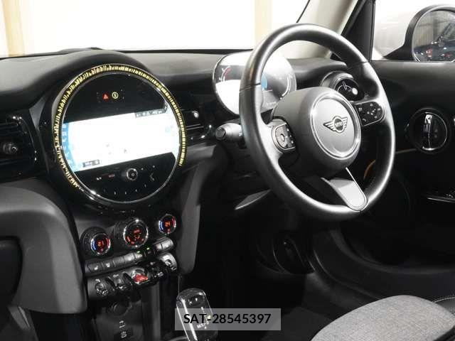 Bmw MINI 2023-10 5872285-17