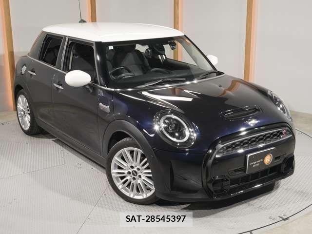 Bmw MINI 2023-10 5872285-18