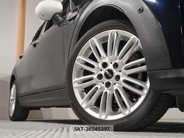 Bmw MINI 2023-10 5872285-19