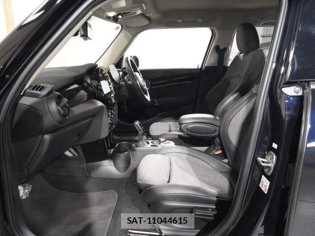Bmw MINI 2022-06 6013121-11