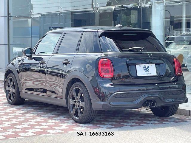 Bmw MINI 2022-07 7618124-16