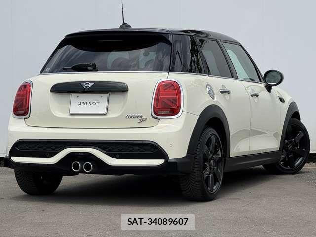 Bmw MINI 2021-06 8354972-2