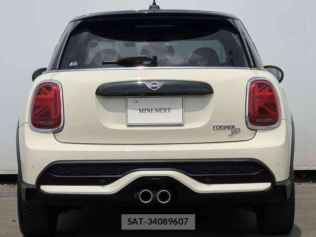 Bmw MINI 2021-06 8354972-4