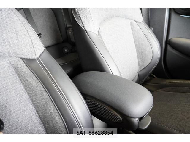 Bmw MINI 2023-11 8685963-18