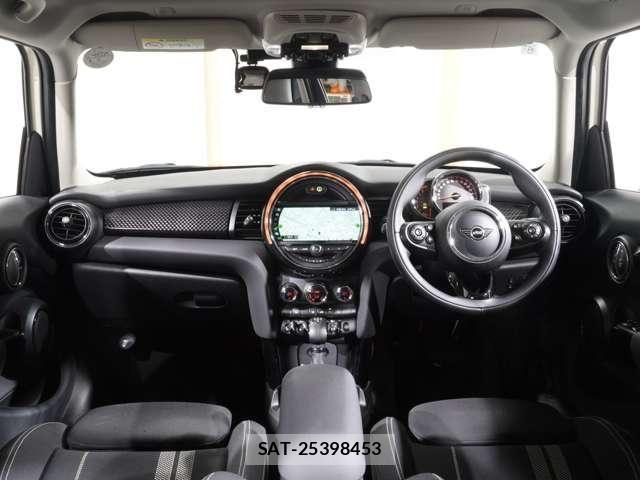 Bmw MINI 2019-06 8830362-2