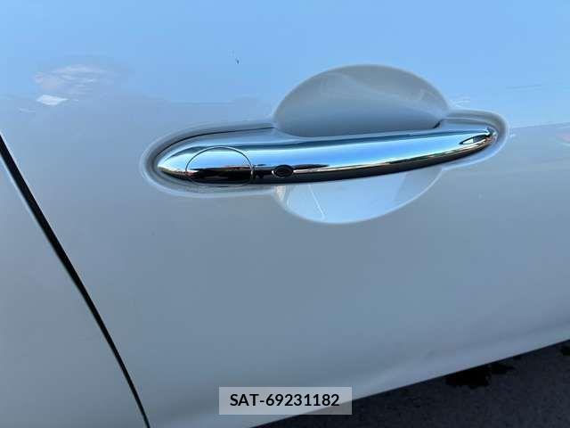 Bmw MINI 2023-10 7215699-9