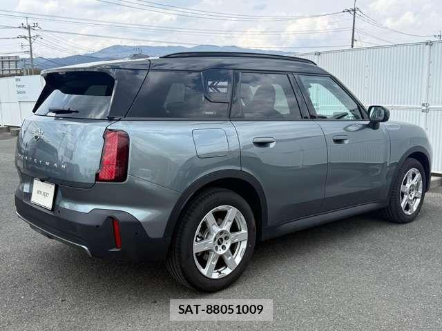 Bmw MINI 2024-09 1228745-7