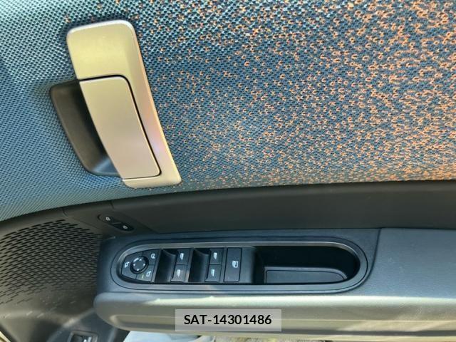Bmw MINI 2024-04 8230827-18