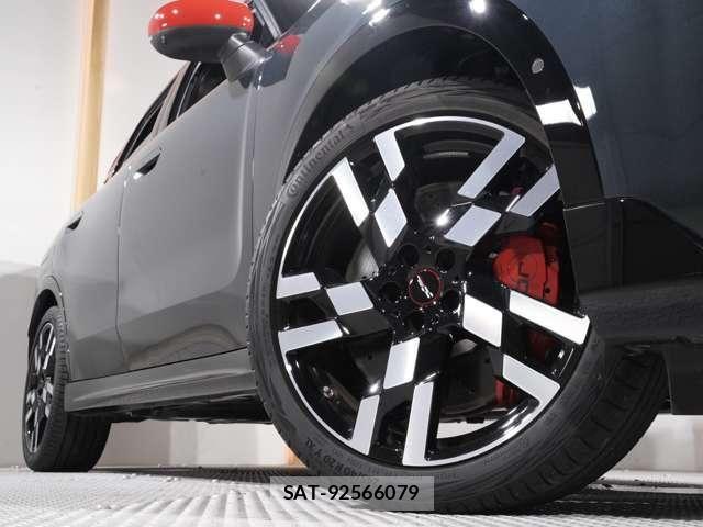 Bmw MINI 2024-12 8849853-18