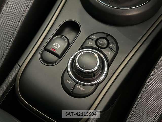 Bmw MINI 2022-07 8883933-15