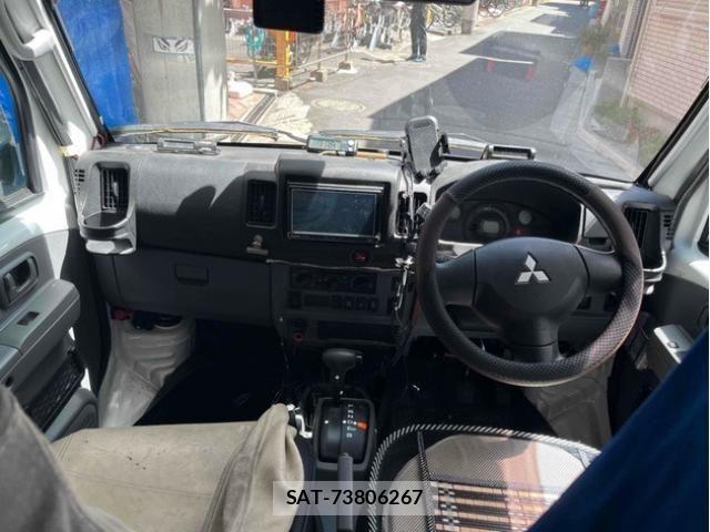 Mitsubishi MINICA 2024-06 7251544-5